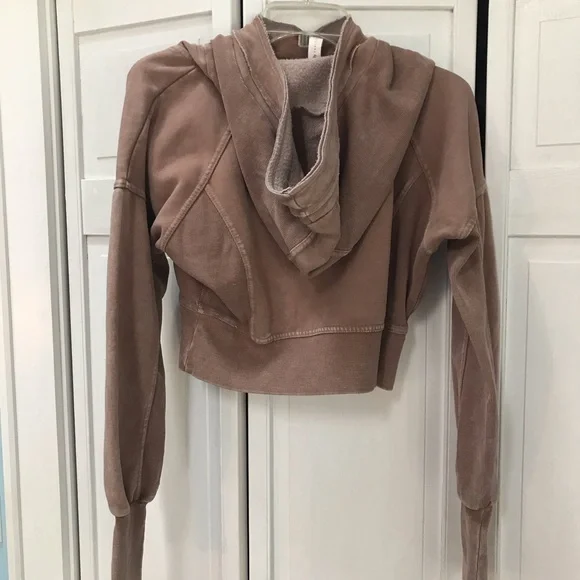 Anthropologie Daily Practice NWT, cotton mix, hooded crop. Dusty rose- M - Picture 2 of 6